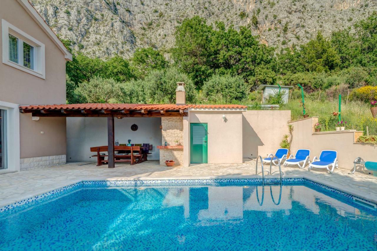 Holiday Home Figa Omis Exterior photo