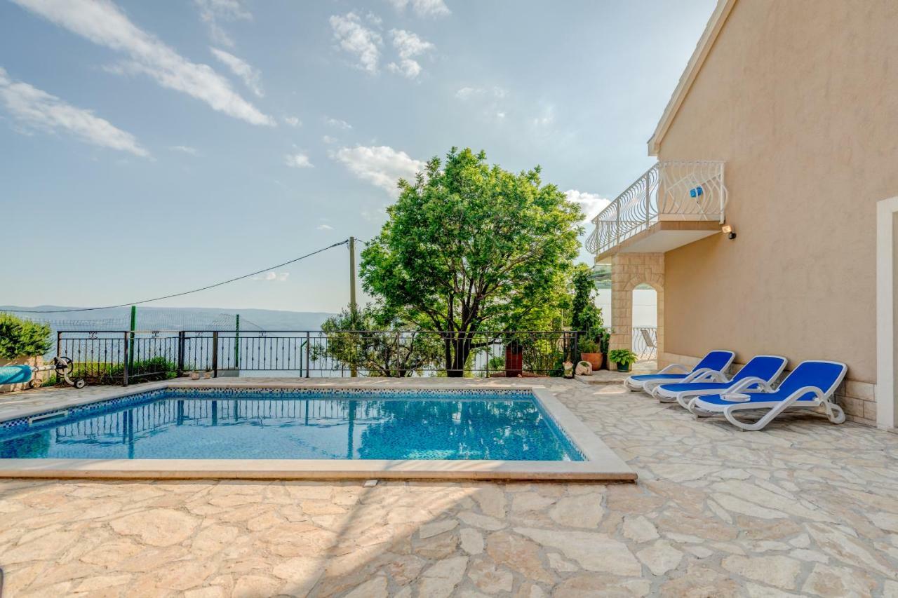 Holiday Home Figa Omis Exterior photo