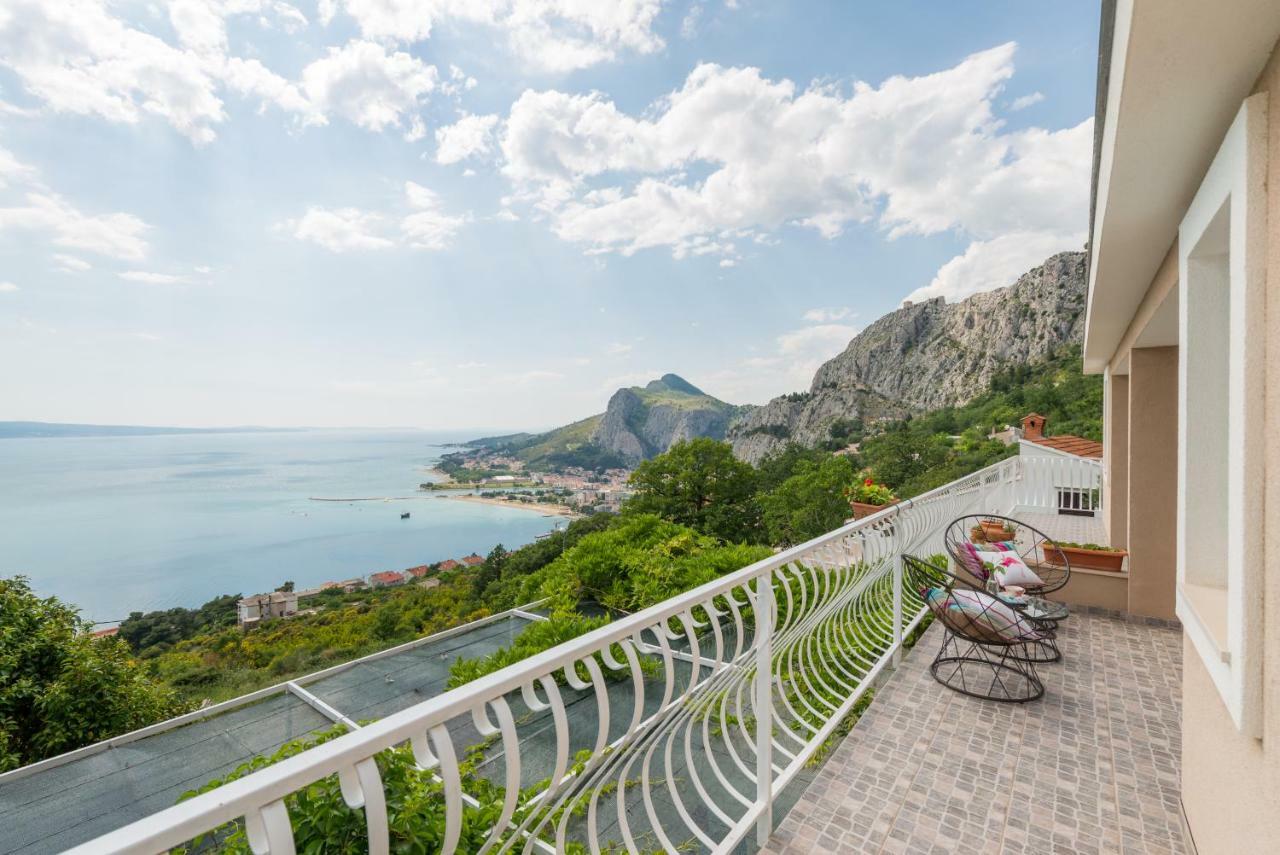 Holiday Home Figa Omis Exterior photo